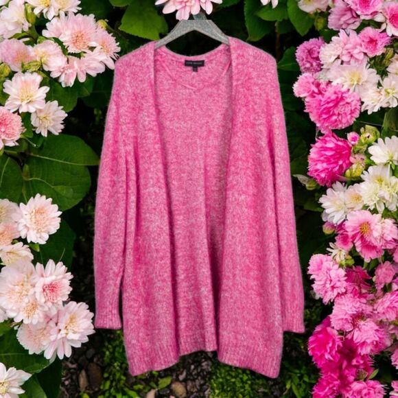LANE BRYANT Hot Pink Eyelash Fringe Squishy Cozy Lounge Cardigan Size 18/20 - Picture 1 of 7